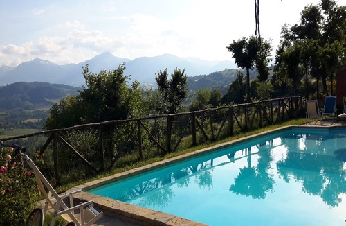 Monte San Martino House | Scenic Stay in Le Marche