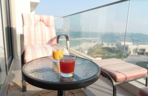 Muharraq Apartment | Sea view & Beach-Access, long-stay 1BR Apartment.