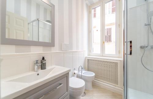 Roman Ghetto Apartment | Secret Luxury Retreat in the Heart of the Ghetto by Houseeds