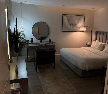 Mizail Apartment | Self check-in MN Apartments - Luxury