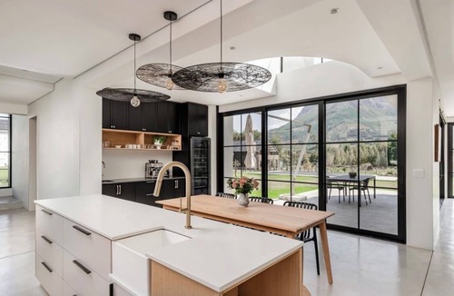 Kylemore Villa | Serene, fully staffed farm life 5-bed villa in charming Banhoek.