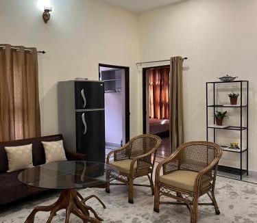 Dehradun Villa | Silver Oaks Dalanwala by Jabula Getaways