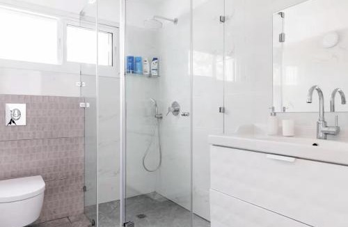 Kiryat Tiv'on Apartment | Sisso in the green north of Israel tivon Valley