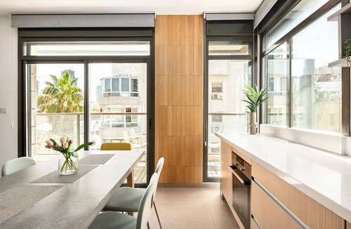 Kerem HaTeimanim Apartment | Spacious 3BR in Serene Tel Aviv-Yafo