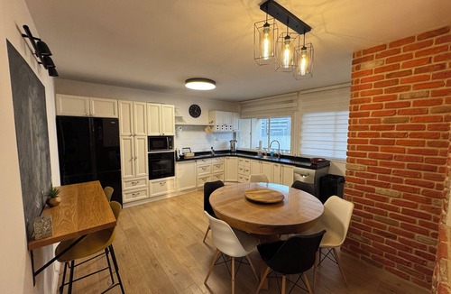 Petah Tikva Apartment | Spacious 4 Bedroom Penthouse with Huge Terrace, Parking, Central Location