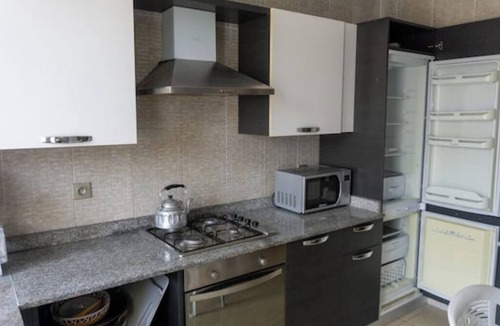 Cite Al Mohammadi Apartment | Spacious apartment: Comfort, Parking and Wi-Fi.