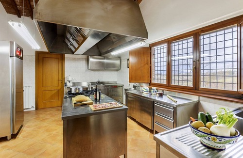Loreto Villa | Spacious villa with private pool and panoramic views of the Umbrian hills, just 15 minutes from Todi