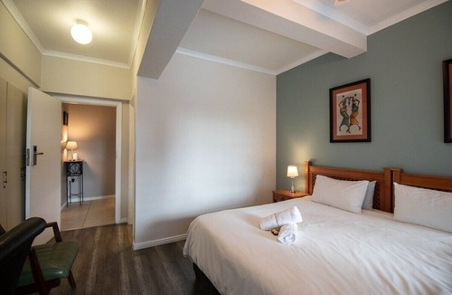 Sea Point House | Spring Tide Inn - Standard King Room 3