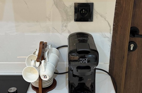 Mehdya Apartment | Steps to the Beach. NEW 1BR with Garage & Netflix
