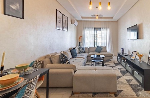 Ain Harrouda Apartment | Studio chic et paisible avec piscine parc et plage