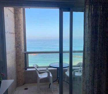 Netanya Apartment | Studio tout confort avec terrasse plage Sironit