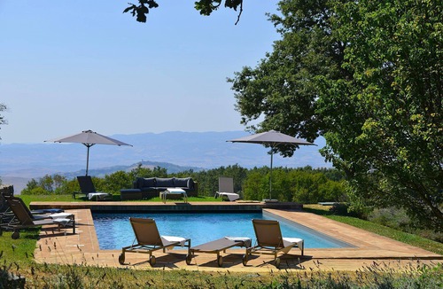 San Casciano dei Bagni Villa | Stunning private villa for 10 guests with WIFI, private pool, TV, patio and panoramic view