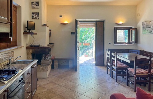 Castelli House | Stunning home in Castelli di Teramo with WiFi
