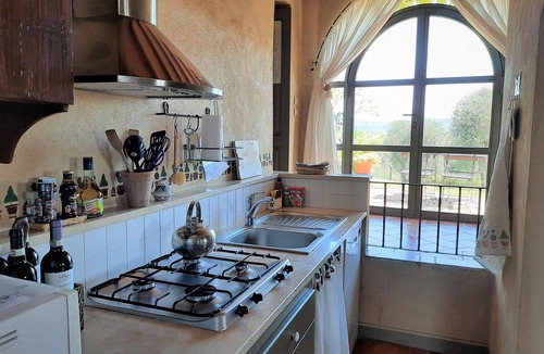 San Giovanni d'Asso Villa | Stunning private villa with WIFI, private pool, A/C, TV, patio, panoramic view, close to Montalcino