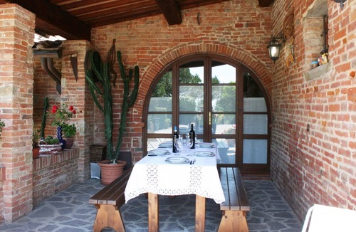Foiano della Chiana Villa | Stunning private villa with private pool, WIFI, TV, pets allowed and parking, close to Montepulc...
