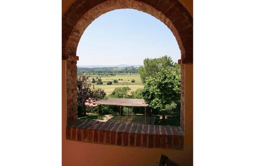 Foiano della Chiana Villa | Stunning private villa with private pool, WIFI, TV, pets allowed and parking, close to Montepulc...