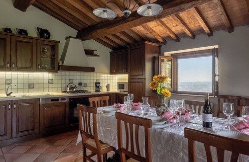 Todi Villa | Stunning private villa for 10 guests with private pool, WIFI, patio, pets allowed and panoramic .