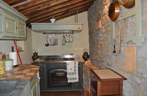 Cortona Villa | Stunning private villa for 10 guests with WIFI, A/C, private pool, TV and panoramic view