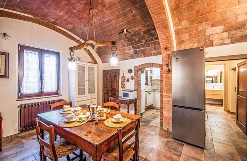 Poggibonsi Villa | Stunning villa for 6 people with A/C, WIFI, TV, pets allowed and panoramic view