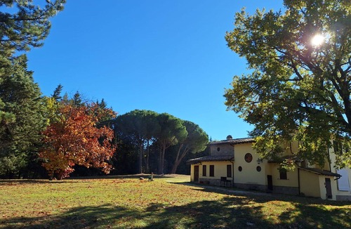 Valfabbrica Villa | Stunning villa for 7 people with pool, WIFI, TV and terrace, close to Assisi