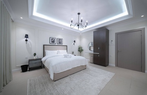 Al-Rawdah Apartment | Stylish Rawda Getaway | Comfortable 1BR Apartment