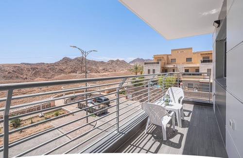 Eilat Apartment | Sunlit Desert View Modern Retreat by Sea N Rent
