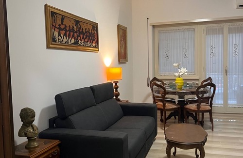 Rome Apartment | Sunny 2BR Apartment near Vatican AC Bus 98 to Centre
