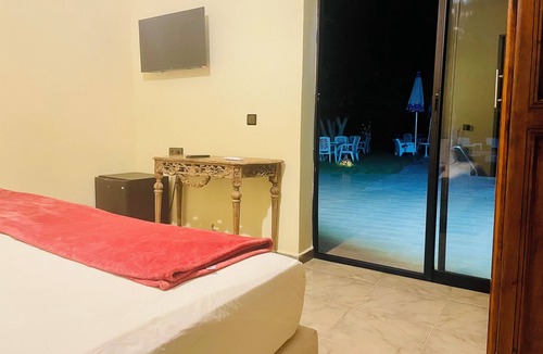 Medina House | Sunny Escape at Villa Baddi: Poolside Relaxation - air-conditioned rooms & Pool
