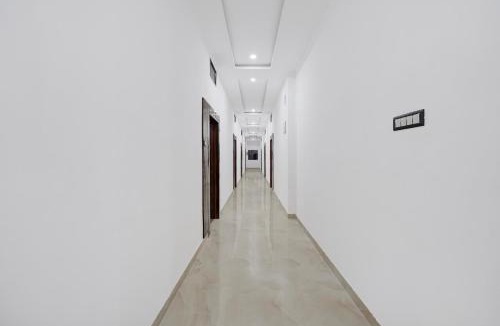 Kakarmatha Hotel | Super Collection O Banaras Railway Junction Formerly Varanasi Suites