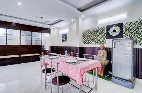 Dehradun House | Super Hotel O Shimla Bypass Road ISBT