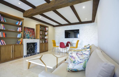 Bouskoura Apartment | Terrasse au Soleil, Confort