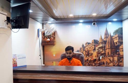 Sigra House | Thath Banarasiya