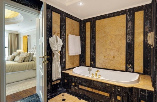 Medina Hotel | The Biltmore Almadinah Hotel
