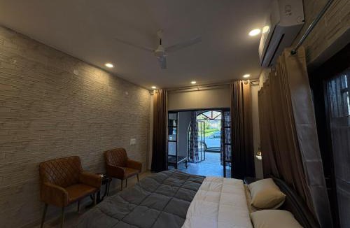 Bullawala Bed & Breakfast | The Doghouse