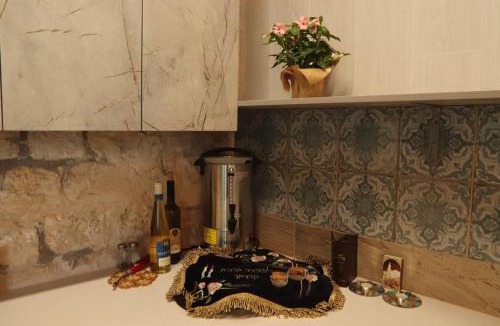 Artists Colony Apartment | The Essence