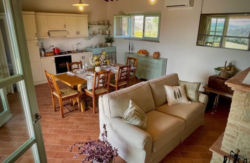 Torrita di Siena House | The Oak Tree House