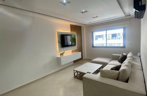Malabata Apartment | The Peaceful Pavilion - 3 BR & Balcony Views
