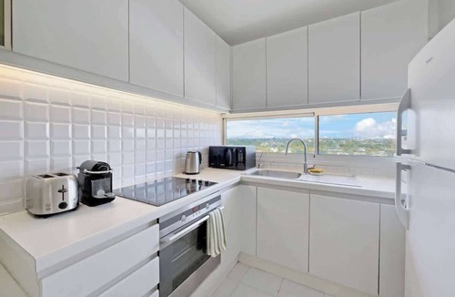 Herzliya Pituach Apartment | The Sharon Sky Suite | Floor Safe Room + Shelter
