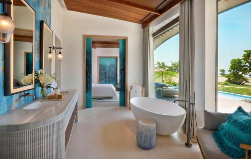 Saudi Arabia Hotel | The St. Regis Red Sea Resort