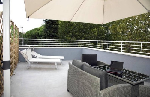 Cesenatico Apartment | The Three Diamonds – Queen Deluxe Room Just Steps from the Sea