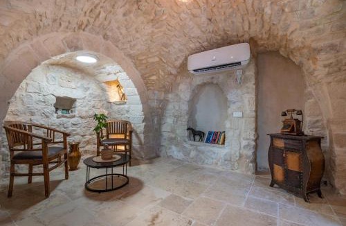 Safed Old City Villa | Tirat Ronit - טירת רונית
