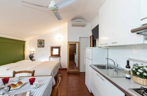 Spello Apartment | Topazio studio flat with valley view