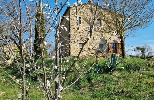 Citta di Castello Apartment | Torre Apartment - Spacious medieval living at Torre della Soara