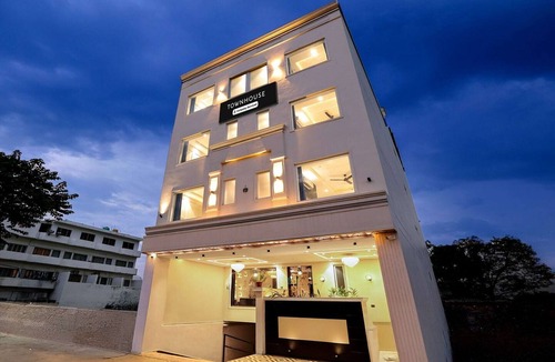Mayapur House | Townhouse Haridwar Vishwakarma Ghat