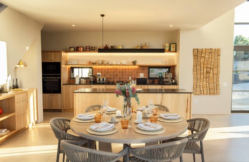 Gansbaai House | Tranquil 3-Bedroom Barn In Private Beach and Fynbos Estate