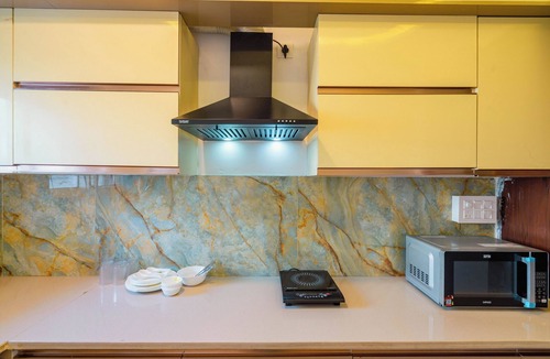 Bullawala Apartment | Tucson 2BHK Forest view by Homeyhuts