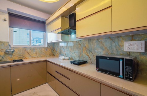 Bullawala Apartment | Tucson 2BHK Forest view by Homeyhuts