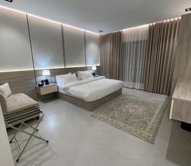 Mizail Apartment | Two-bedroom hotel apartment and a hall close to the campus and services