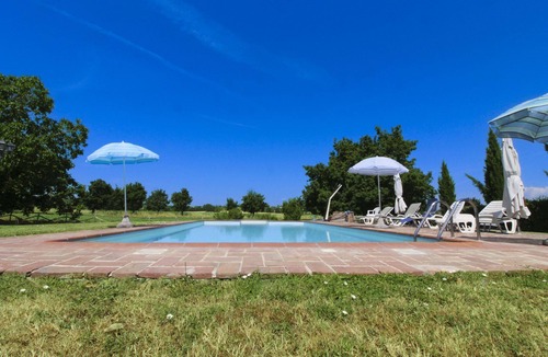 Foiano della Chiana Villa | Typical farmhouse with private swimming pool and large outdoor area. Situated near the village of Fo