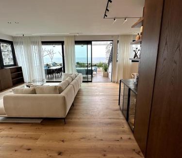 Ramat Negev Apartment | Ultra Luxury Beach Penthouse